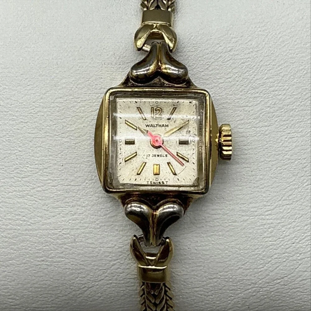 Vintage Waltham 17 Jewels Womens Watch 16mm Cream Dial Gold Tone Swiss Manual